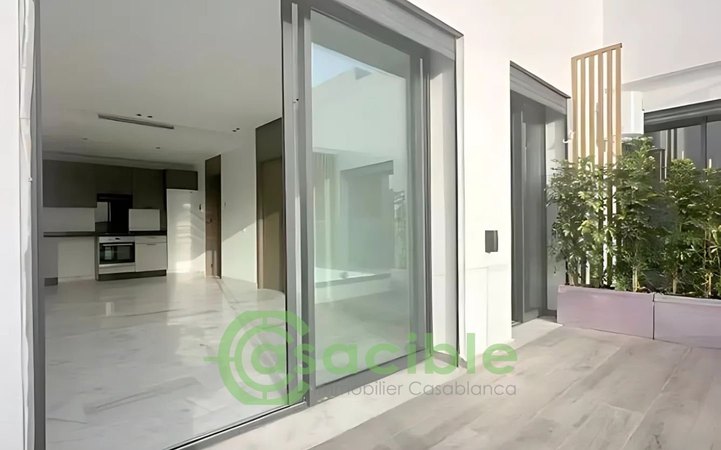 Location Studio Vide 54 m² avec Terrasse (5)